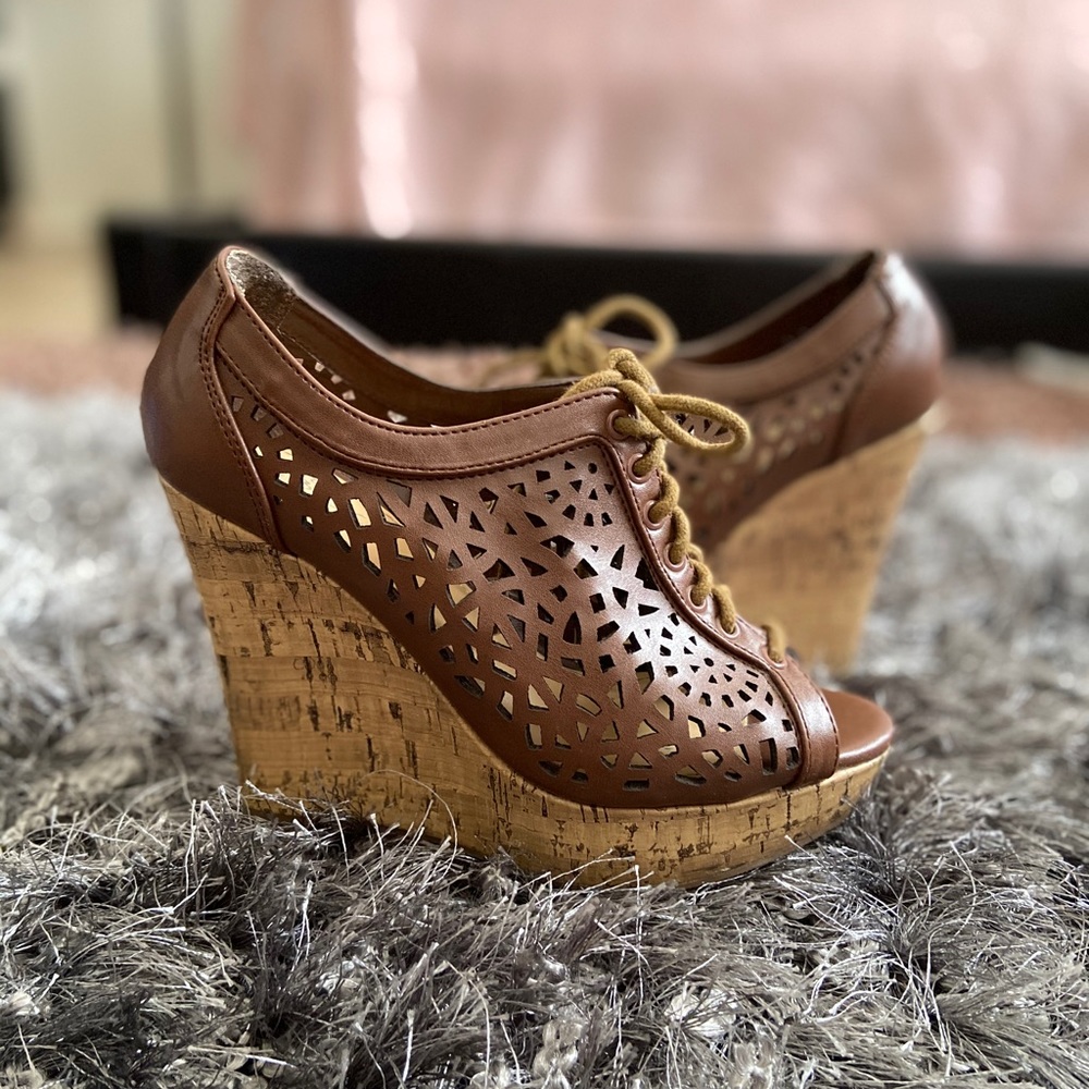 SHICCA Brown Cage Wedge